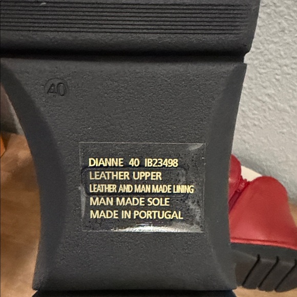 Miz Mooz Red Ruched Leather Side-Zip Ankle Boots size 40 (9- 9.5) NEW - Picture 7 of 8